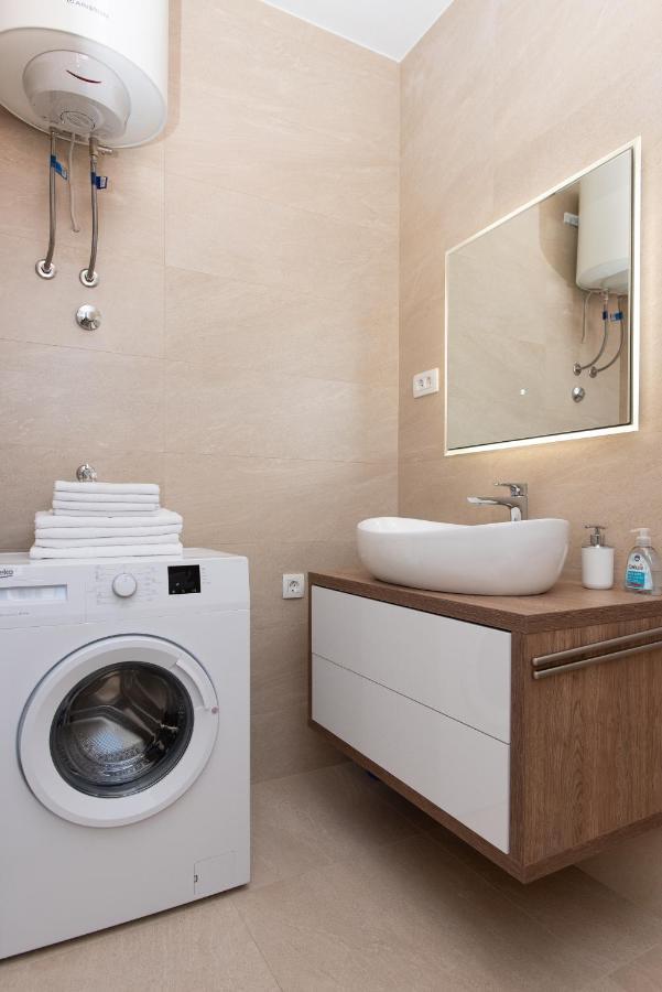 Luxury Apartment Lukas Vodice Bagian luar foto