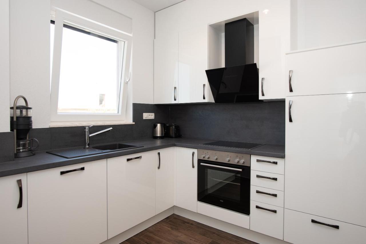 Luxury Apartment Lukas Vodice Bagian luar foto