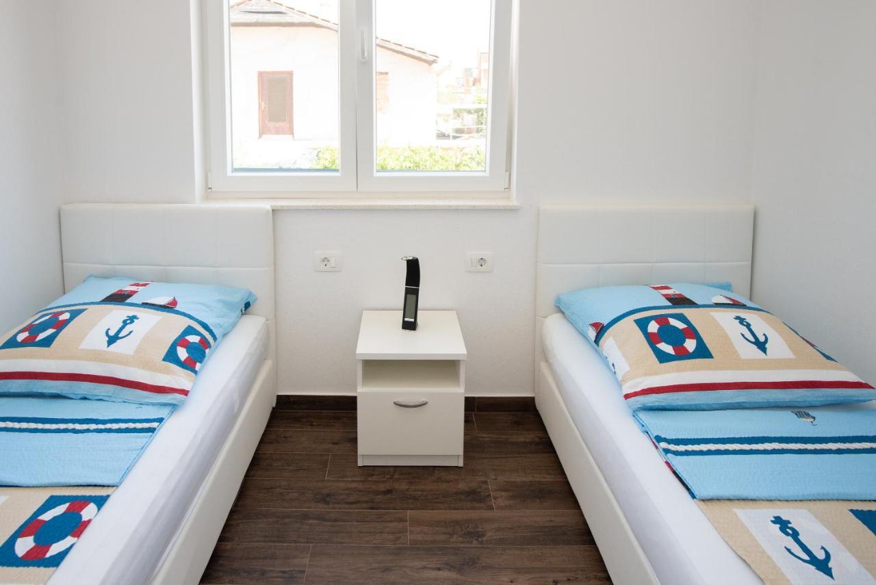 Luxury Apartment Lukas Vodice Bagian luar foto