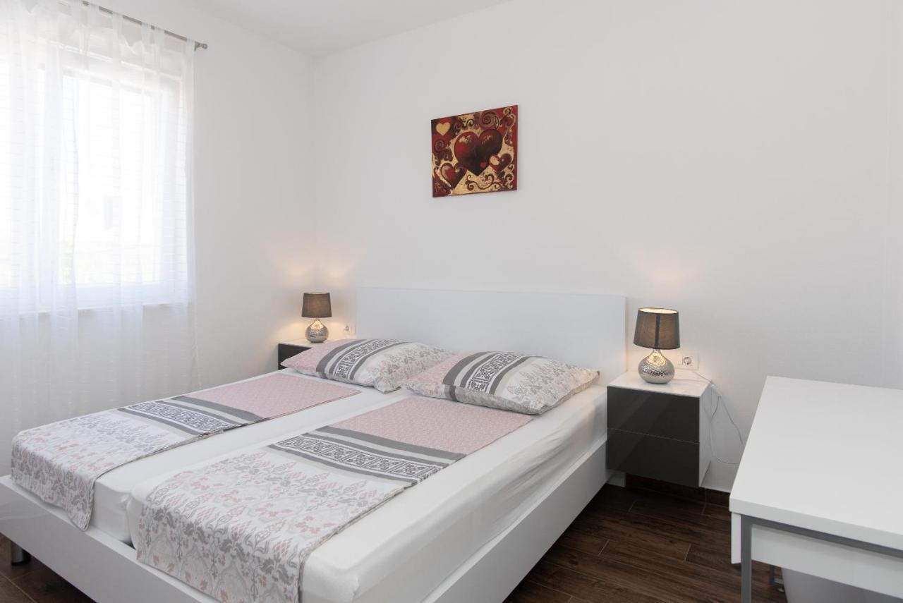 Luxury Apartment Lukas Vodice Bagian luar foto